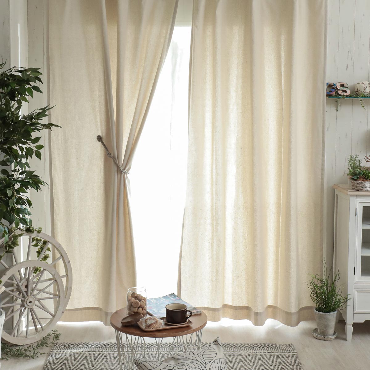 黄色の壁紙･部屋に合うカーテンの色