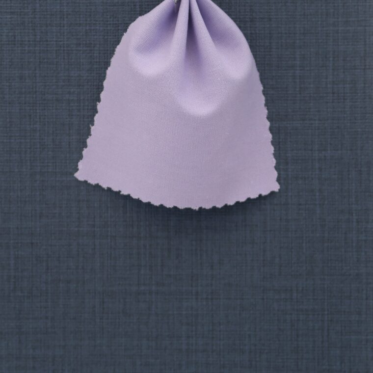 ネイビーの壁紙や部屋に合うカーテンの色