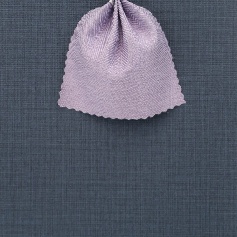 ネイビーの壁紙や部屋に合うカーテンの色