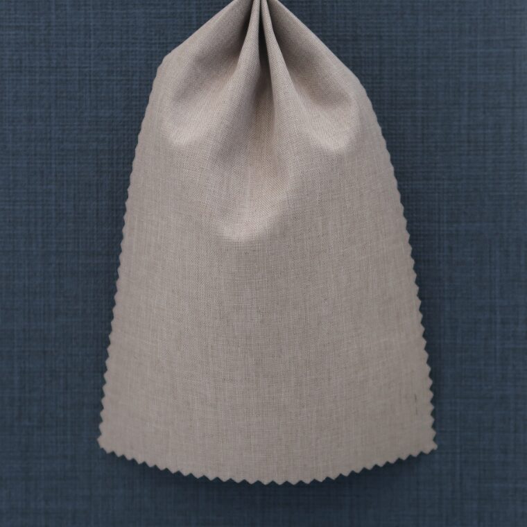 ネイビーの壁紙や部屋に合うカーテンの色