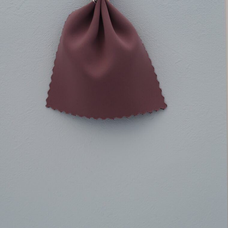 水色の壁紙・部屋に合うカーテンの色