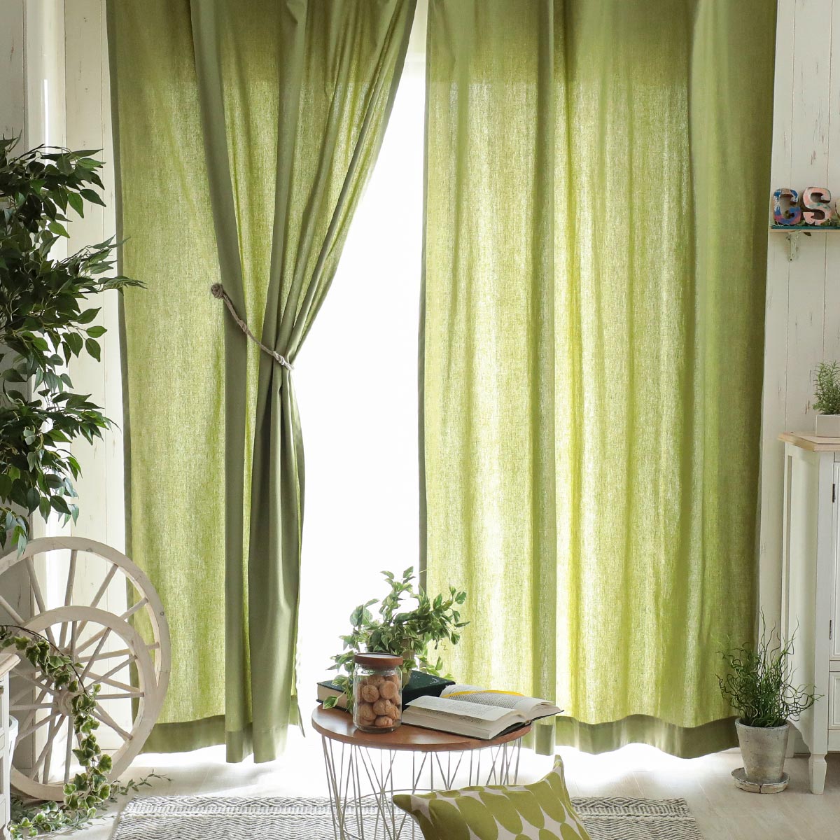 黄色の壁紙･部屋に合うカーテンの色