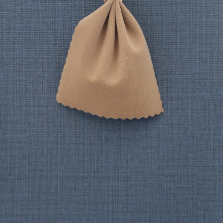 ネイビーの壁紙や部屋に合うカーテンの色