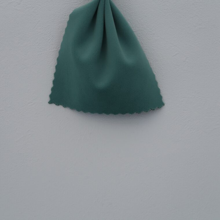 水色の壁紙・部屋に合うカーテンの色