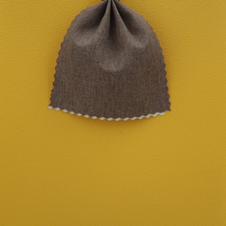 黄色の壁紙･部屋に合うカーテンの色