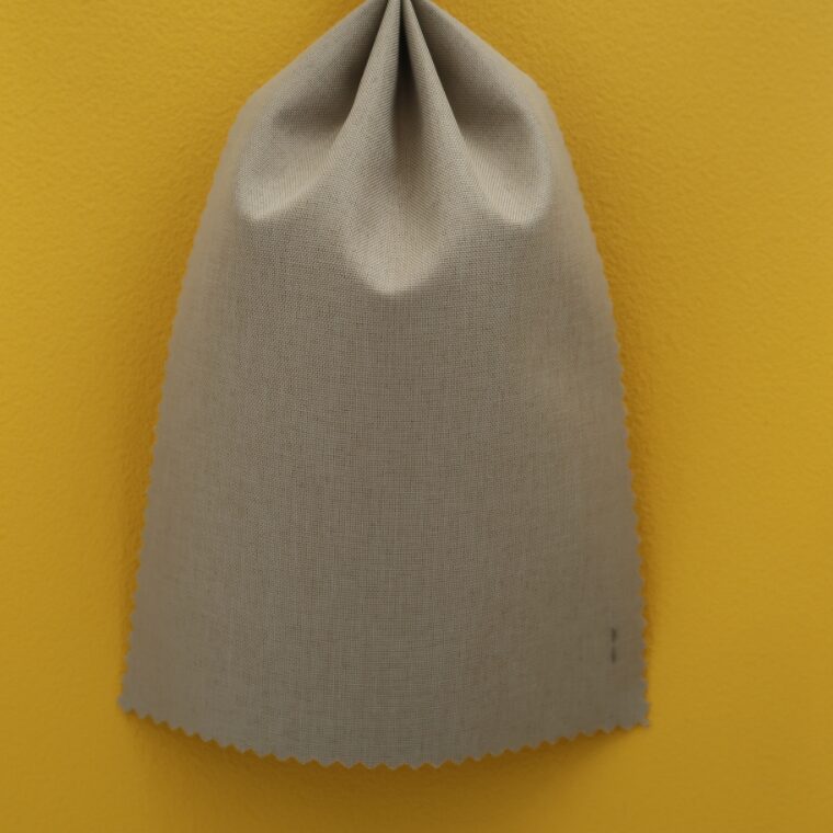 黄色の壁紙･部屋に合うカーテンの色