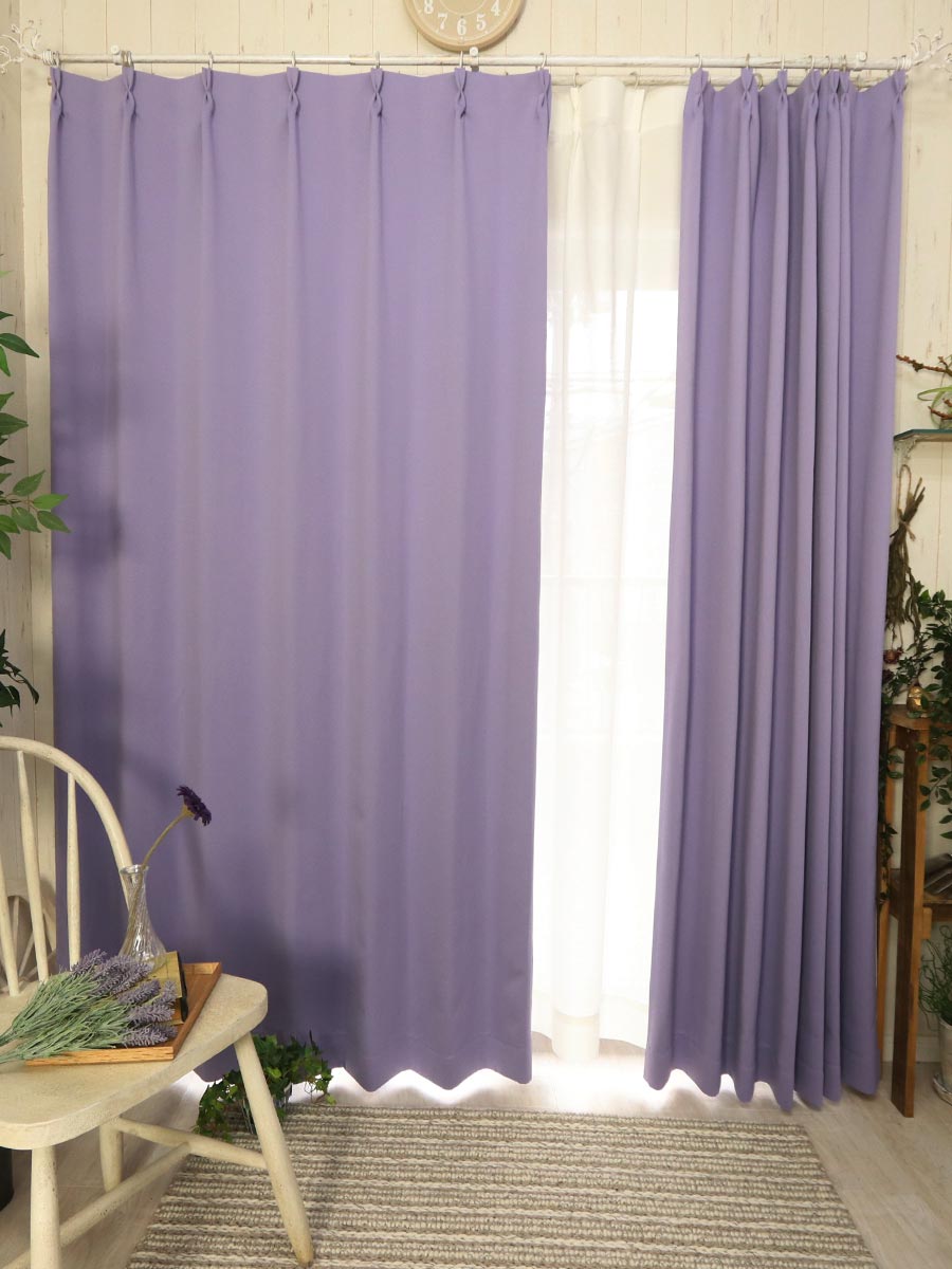 ネイビーの壁紙や部屋に合うカーテンの色