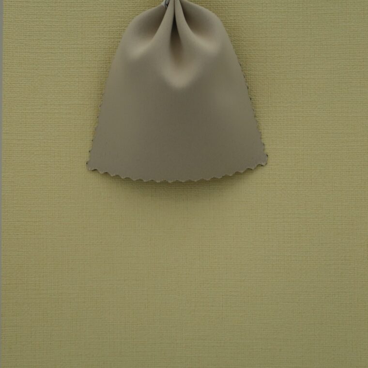 黄色の壁紙・部屋に合うカーテンの色