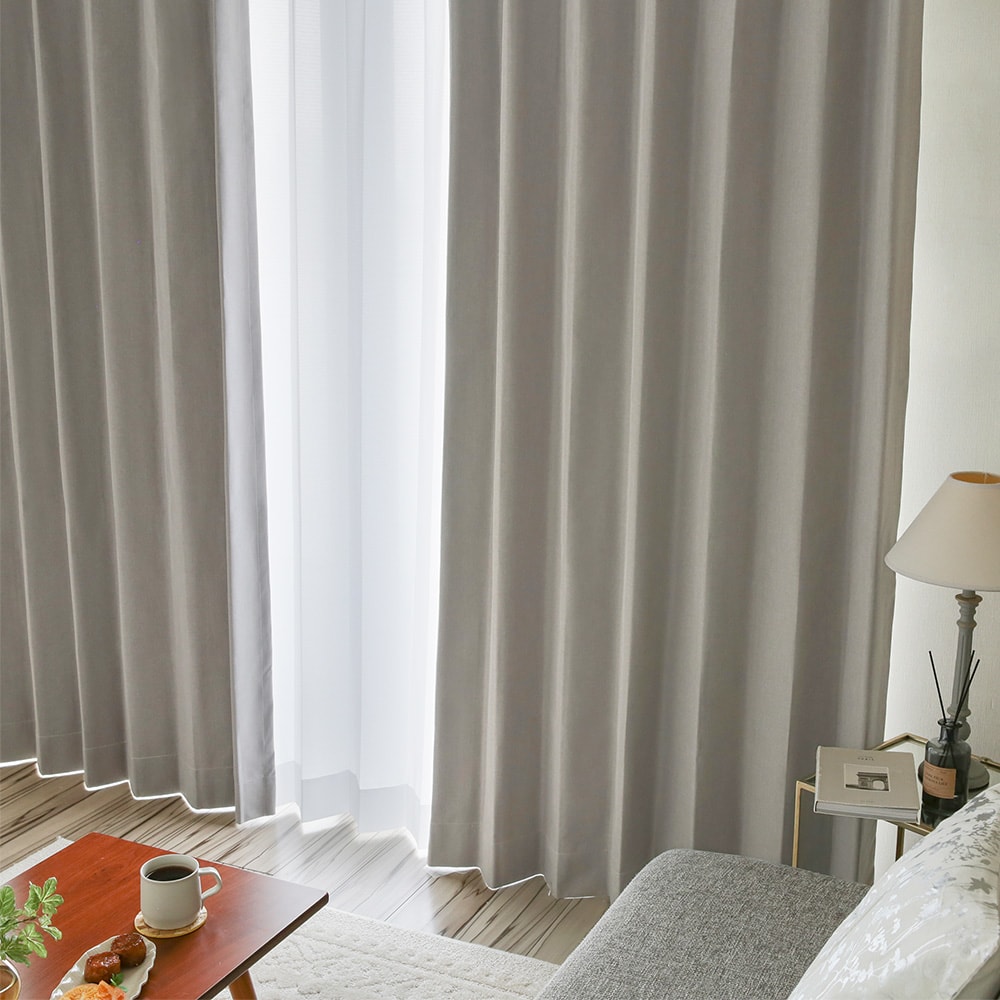 黄色の壁紙・部屋に合うカーテンの色