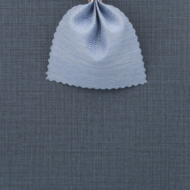 ネイビーの壁紙や部屋に合うカーテンの色