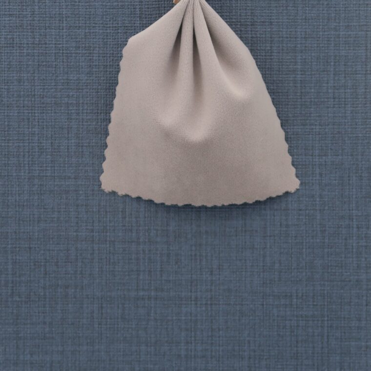 ネイビーの壁紙や部屋に合うカーテンの色