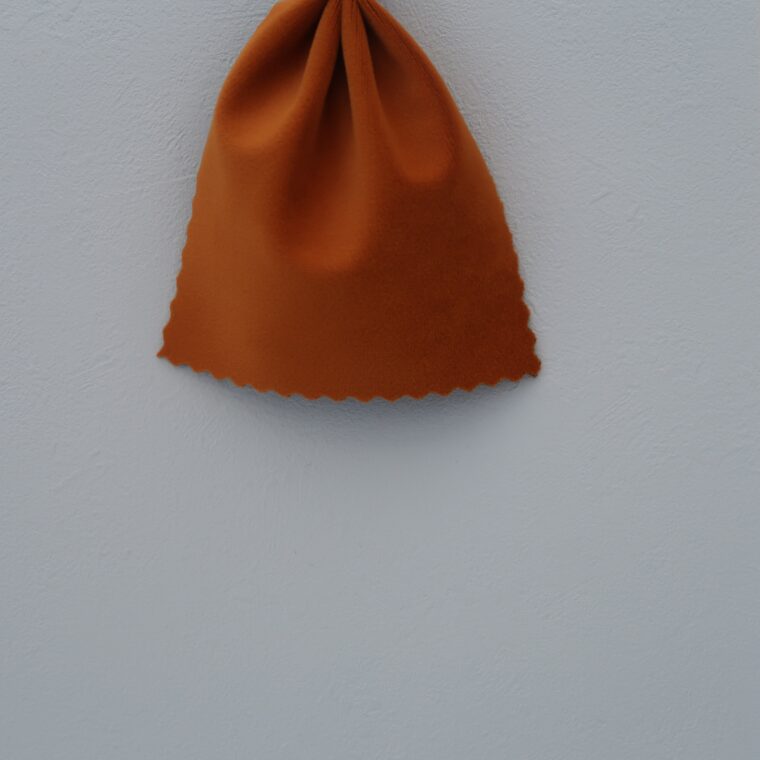 水色の壁紙・部屋に合うカーテンの色