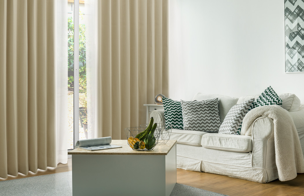 ネイビーの壁紙や部屋に合うカーテンの色