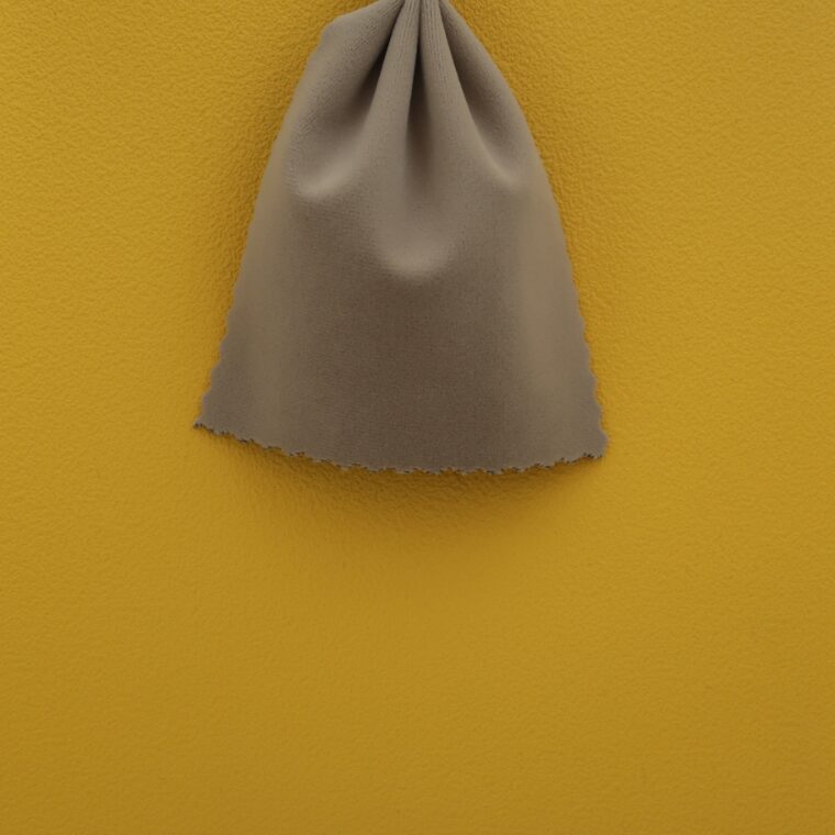 黄色の壁紙･部屋に合うカーテンの色