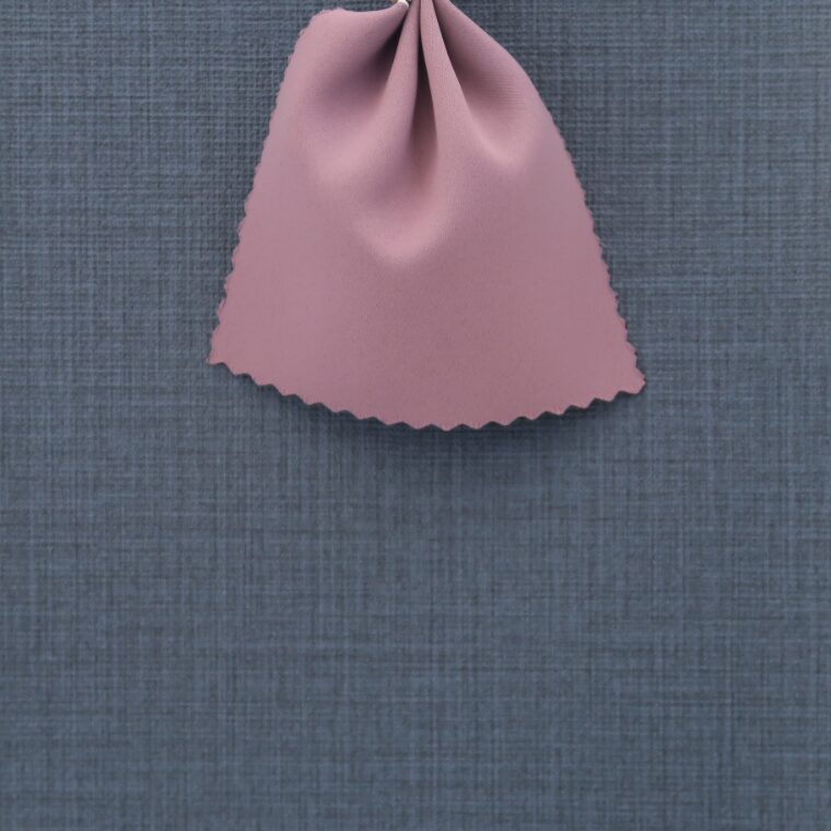 ネイビーの壁紙や部屋に合うカーテンの色