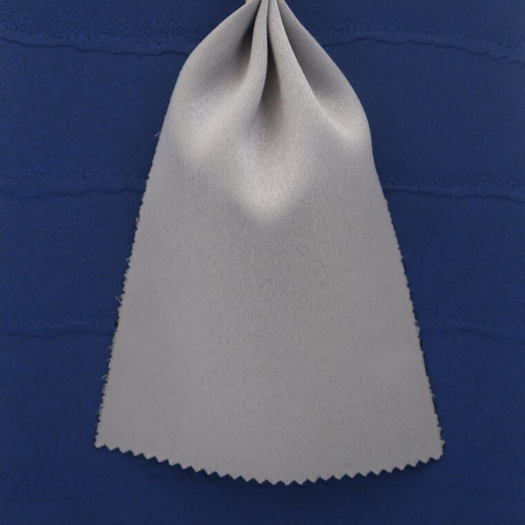 青い壁紙・部屋に合うカーテンの色