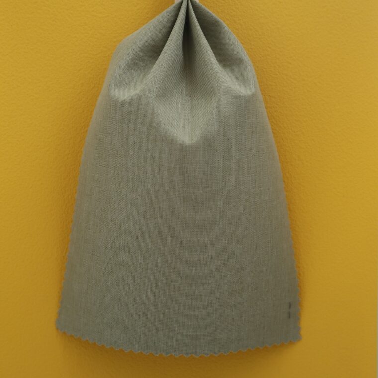 黄色の壁紙･部屋に合うカーテンの色