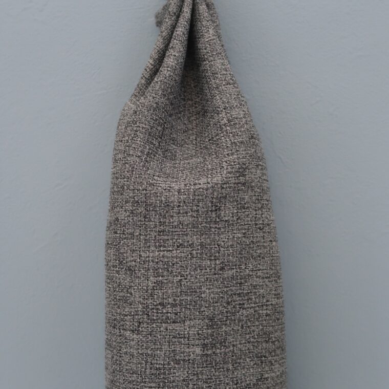 水色の壁紙・部屋に合うカーテンの色