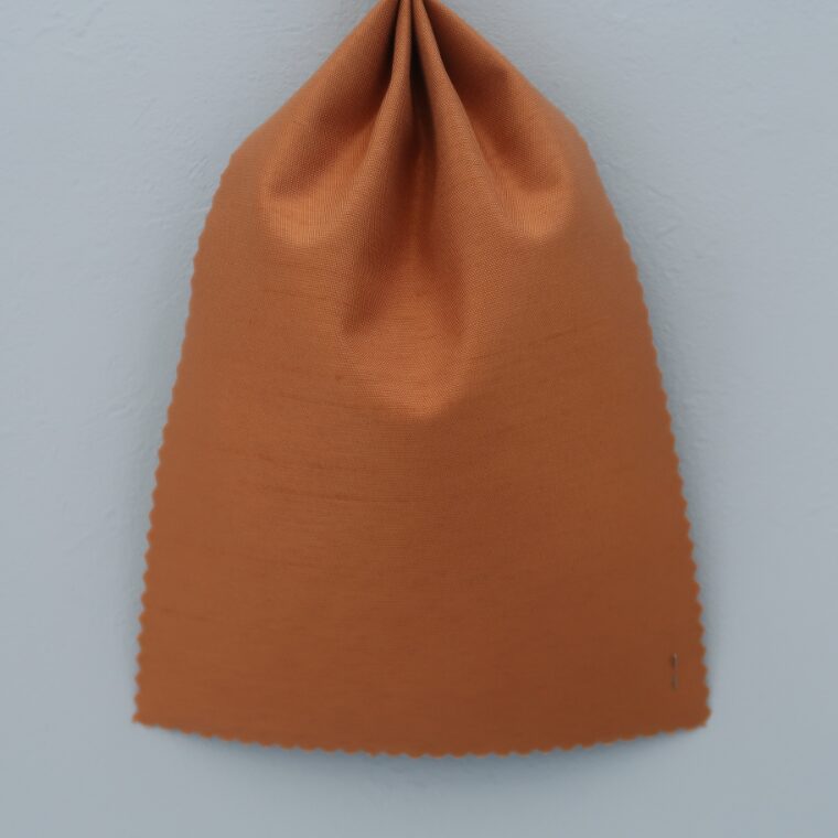 水色の壁紙・部屋に合うカーテンの色