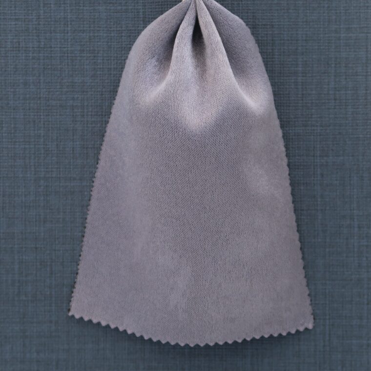 ネイビーの壁紙や部屋に合うカーテンの色