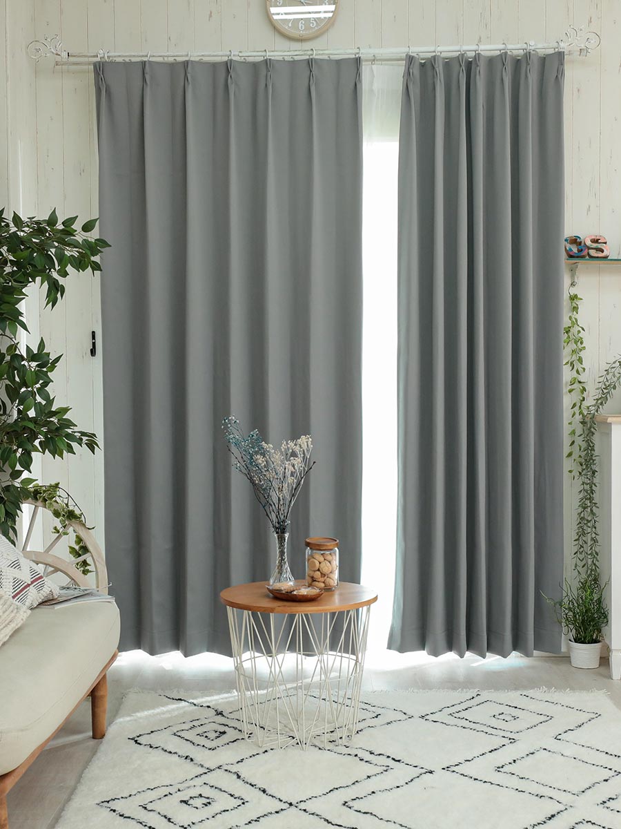 ネイビーの壁紙や部屋に合うカーテンの色