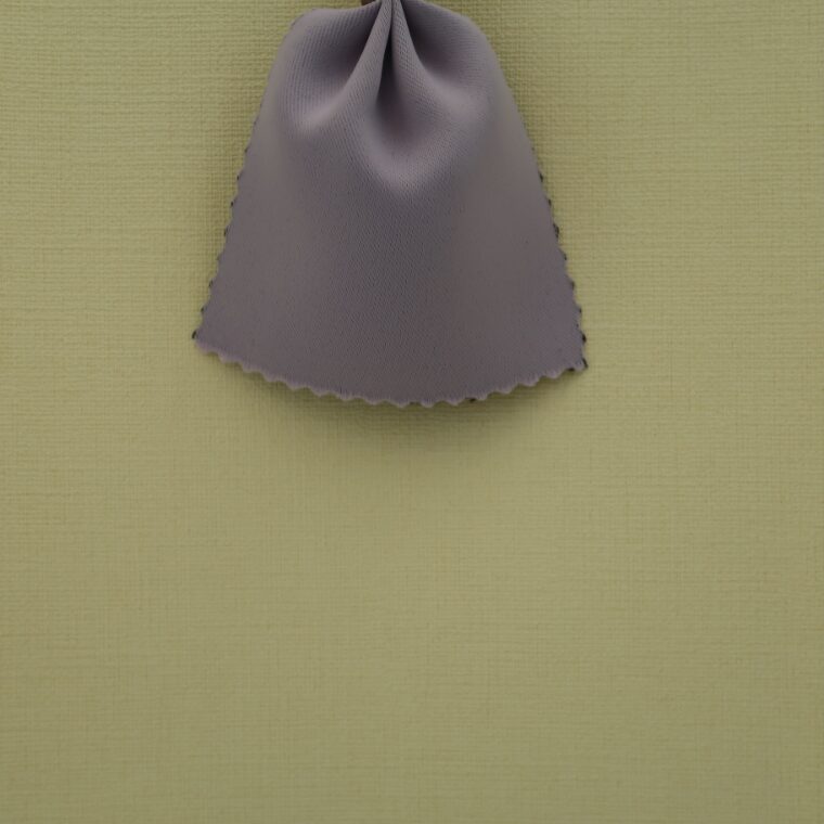 黄色の壁紙・部屋に合うカーテンの色