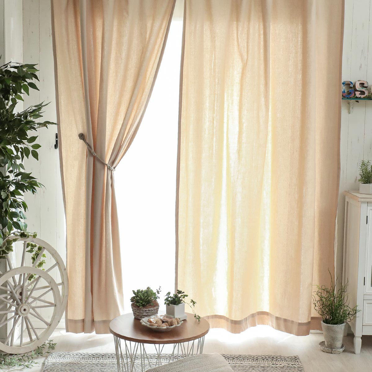 黄色の壁紙･部屋に合うカーテンの色