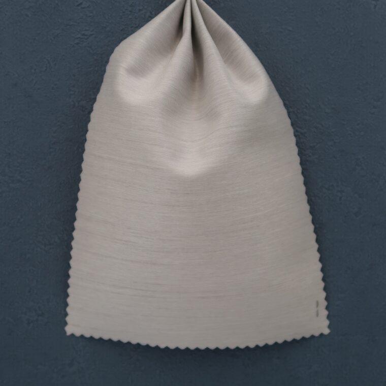 ブルーグレーの壁紙や部屋に合うカーテンの色