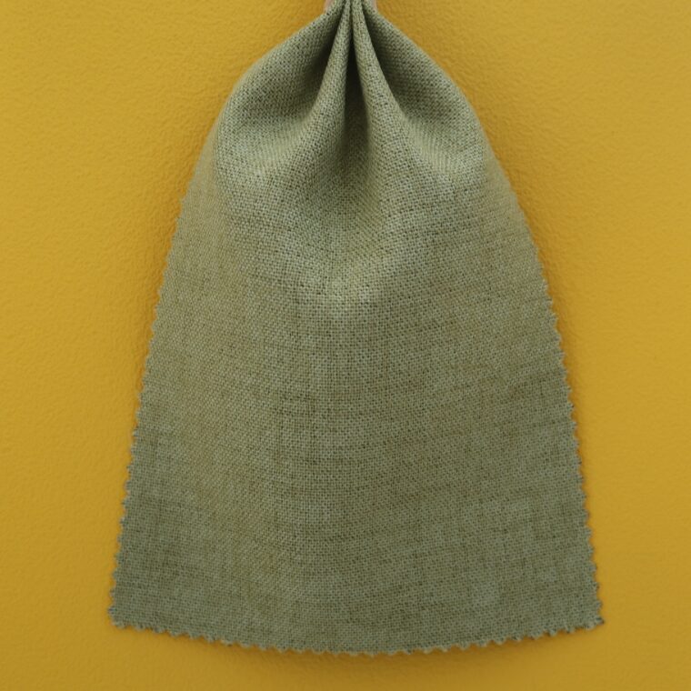 黄色の壁紙･部屋に合うカーテンの色