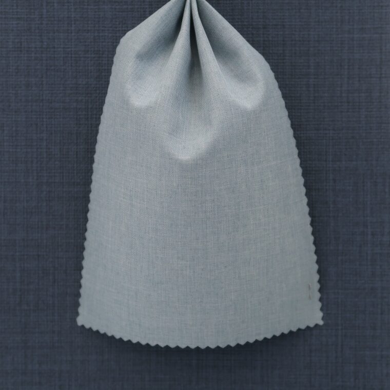 ネイビーの壁紙や部屋に合うカーテンの色