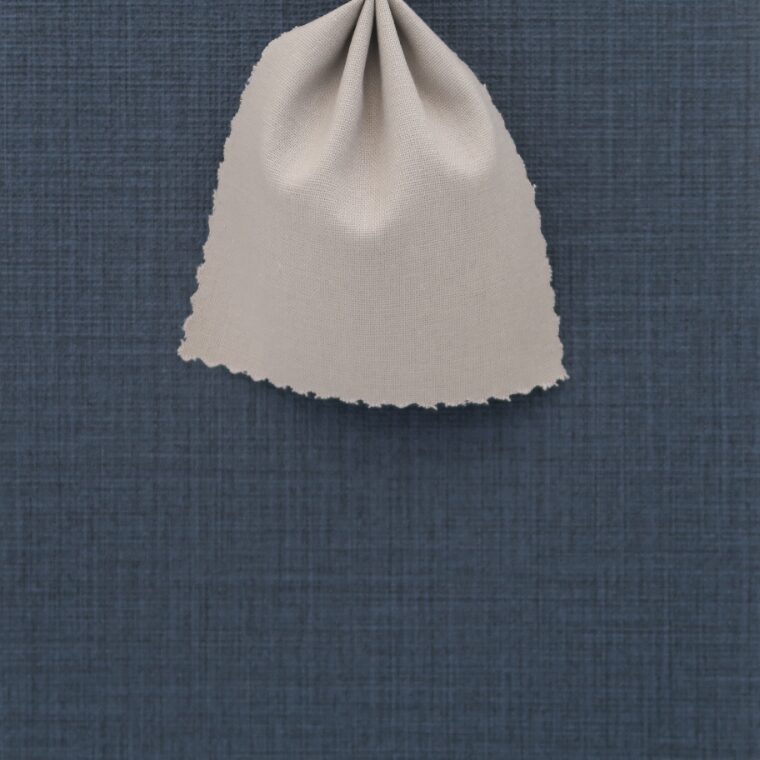 ネイビーの壁紙や部屋に合うカーテンの色