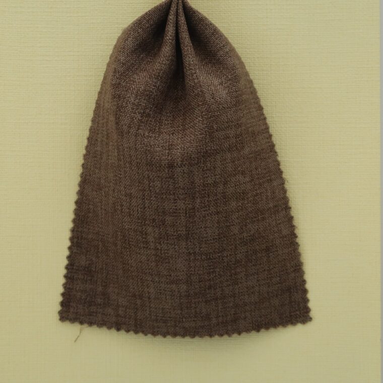 黄色の壁紙・部屋に合うカーテンの色