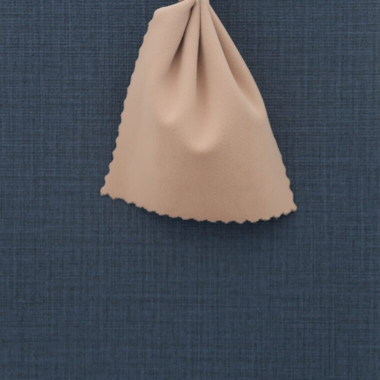 ネイビーの壁紙や部屋に合うカーテンの色