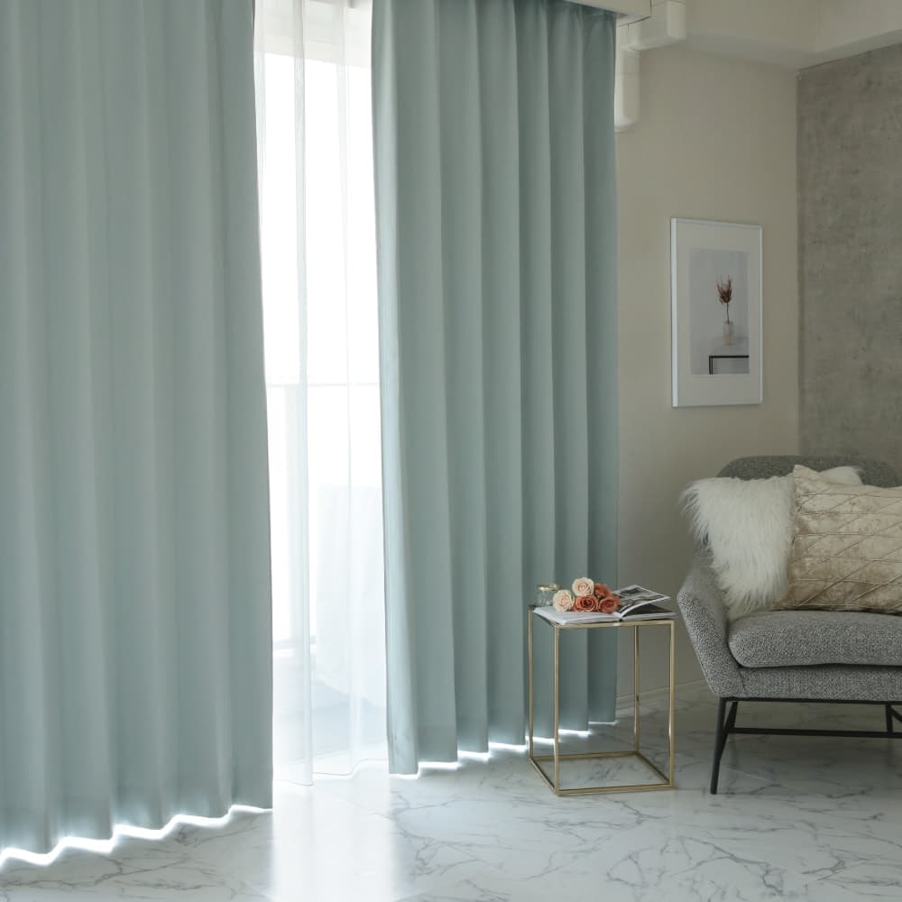 水色の壁紙・部屋に合うカーテンの色