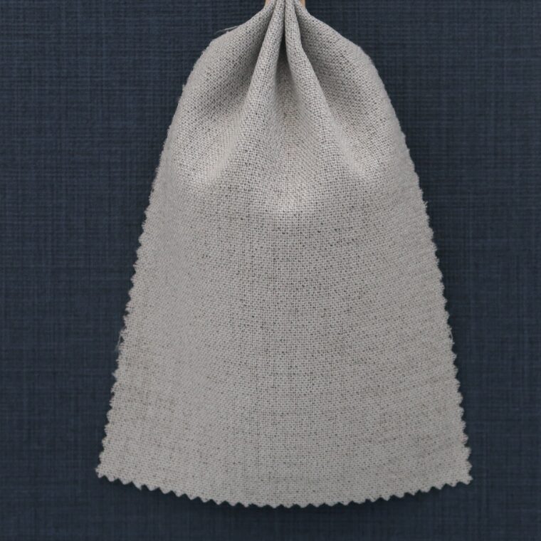 ネイビーの壁紙や部屋に合うカーテンの色