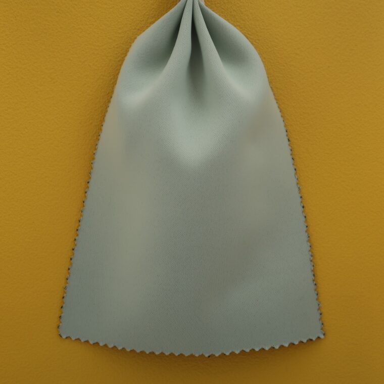 黄色の壁紙･部屋に合うカーテンの色