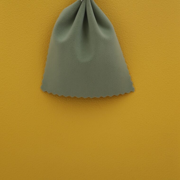 黄色の壁紙･部屋に合うカーテンの色