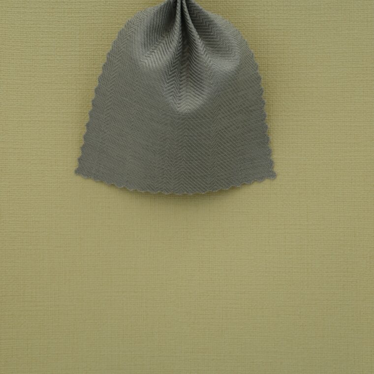 黄色の壁紙・部屋に合うカーテンの色