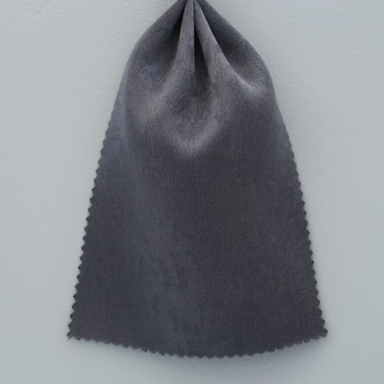 水色の壁紙・部屋に合うカーテンの色