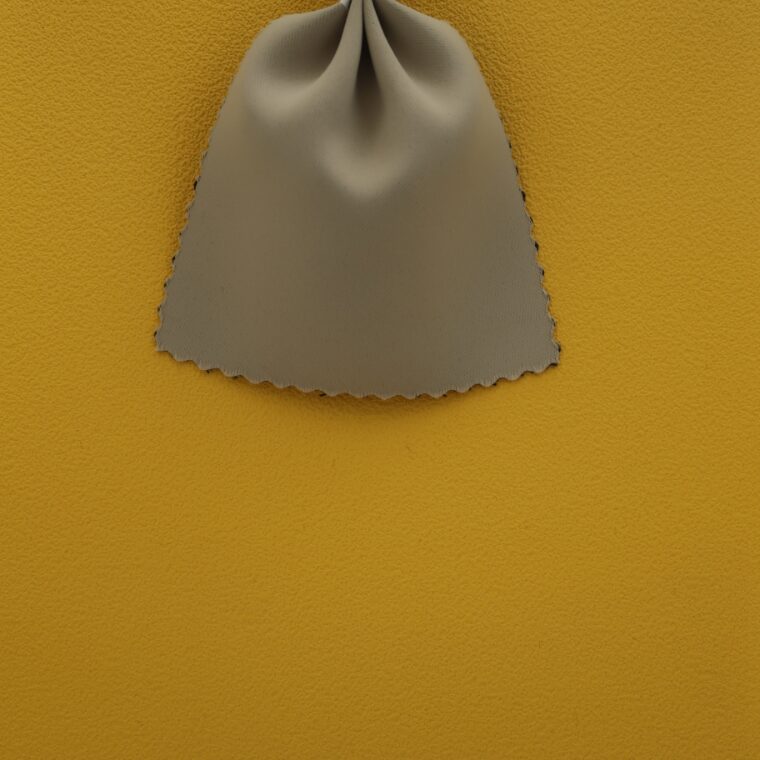 黄色の壁紙･部屋に合うカーテンの色