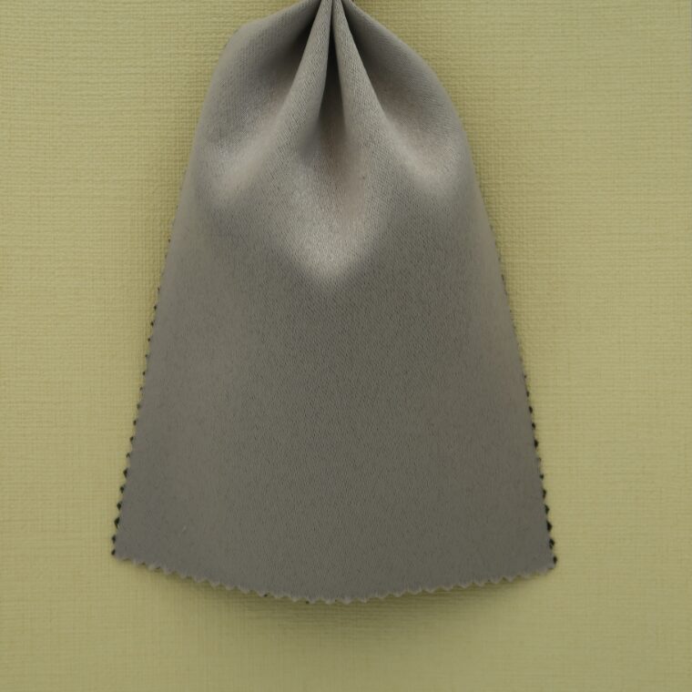 黄色の壁紙・部屋に合うカーテンの色