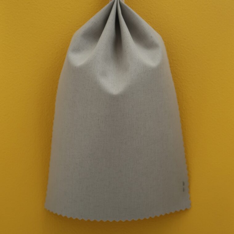 黄色の壁紙･部屋に合うカーテンの色